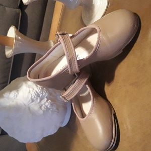 Capezio beige tap shoes